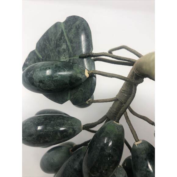 Vintage Chinese Jade Carved Grapes 20th Century - Picture 10 of 11